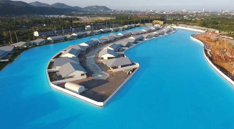 Biggest Swimming pool in the world